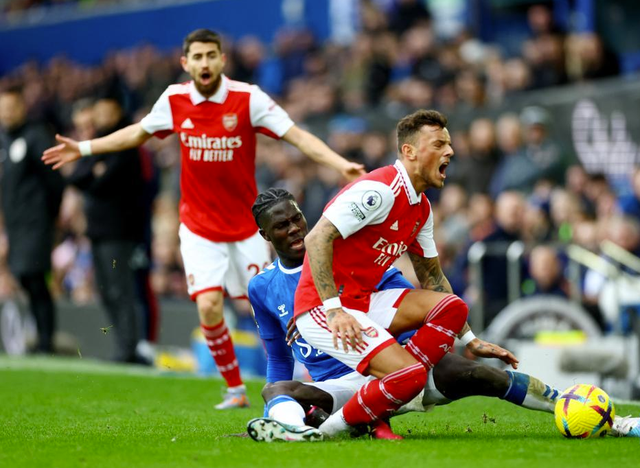 包含法国杯赛程吃紧；西汉姆赛前复出首秀；悬念犹存；资深球员宣示担当的词条-华体会登录入口